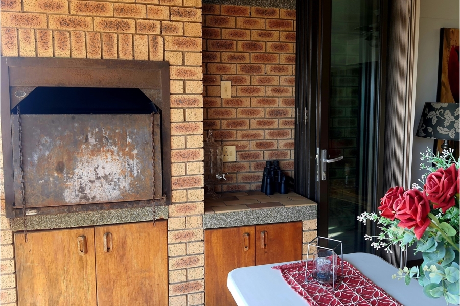 3 Bedroom Property for Sale in Mossel Bay Central Western Cape